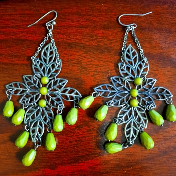 unknown Jewelry - Vintage Green and Pewter Color Chandelier Earrings